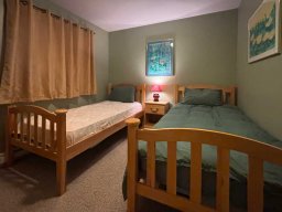 room_upper_left01_900x675